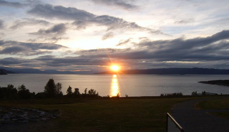 tourist places,foreign tourist places,places where sun always shines