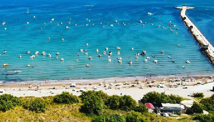 venice beaches,lido di venezia beach,caorle coastal town,bau beach di caorle dog-friendly,alberoni beach hidden gem,cavallino beach blue flag,ponente and levante beaches,coastal attractions near venice,beach vacation in venice,romantic retreat in venice,venetian coastline,italian seaside escapes,venice beach resorts,sandy beaches in venice,coastal relaxation in venice