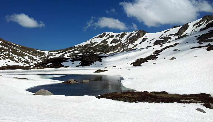 must-visit lakes in australia,famous lakes to see in australia,top australian lakes for tourists,scenic lakes to visit in australia,best lakes in australia for sightseeing,natural wonders lakes in australia to explore,australian lakes you can not miss,stunning lakes in australia to visit,australia iconic lakes to see,unforgettable lakes to experience in australia