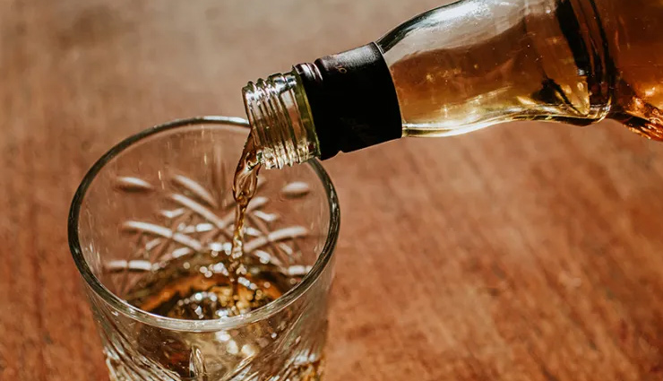 foods to avoid for gout,gout diet,high purine foods,gout trigger foods,red meat and gout,shellfish and gout,refined carbohydrates,processed foods,sugary beverages,alcohol and gout,uric acid control,gout management