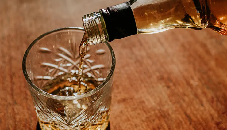 शराब की पहली बूंद पीने से ही शुरू हो जाता है कैंसर का खतरा, WHO ने किया दावा