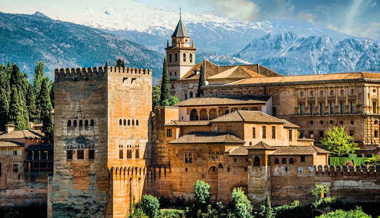 tourist destinations,10 tourist destinations,7 wonders,angkor,easter island statues,stonehenge,kiyomizu temple,neuschwanstein castle,alhambra,acropolis,kremlin,hagia sophia,timbuktu,travel,travel tips,holidays