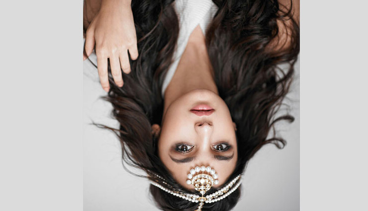 सावधान! इन हस्तियों की तस्वीरे सीधी करके ना देखे photoshop images of bollywood celebs,weird pics of celebs,weird news,weird bollywood news