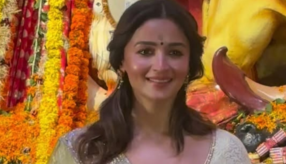 2 News : आलिया के व्यवहार पर हो रही तारीफ, वीडियो वायरल, आदिरा को इसलिए मीडिया से दूर रखते हैं रानी-आदित्य