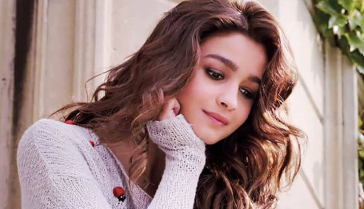 Hrithik Roshan,Kareena Kapoor,alia bhatt,sushmita sen,karishma kapoor,bipasha basu,govinda,rishi kapoor,sonakshi sinha,nick names of bollywood celebs,b-town celebs nick names,nick names of stars,celebrity nicknames list,nicknames of actors and actresses,famous celebrity nicknames,short names of celebrities,aksahy kumar