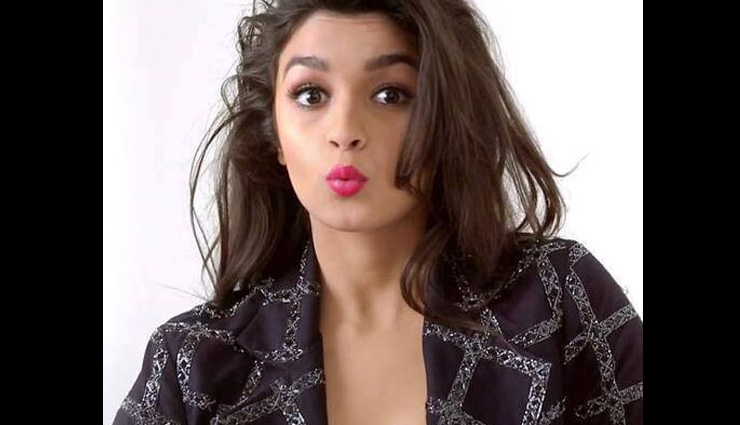 Kareena Kapoor Khan,deepika padukone,priyanka chopra,sunny leone,alia bhatt,sonam kapoor,sonakshi sinha,sonakshi sinha,bollywood pouts