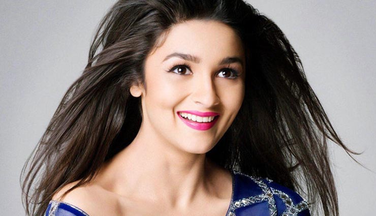 fashion tips,pink lips of bollywood divas,pink lipstick look of bollywood,bollywood divas,lipstick trend,bollywood latest trend