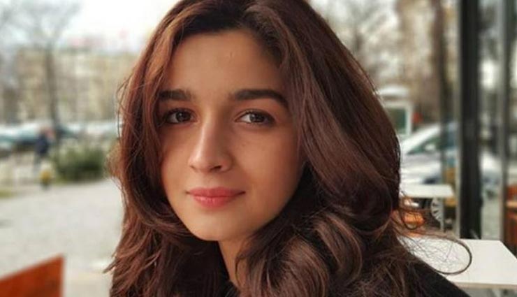 7 साल का करियर, मुम्बई में 23 करोड़ की प्रापर्टी, यह है बॉलीवुड की शहजादी ‘आलिया’