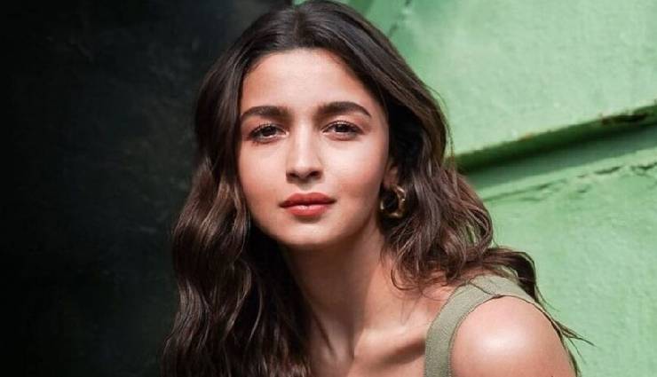 मेंटल हेल्थ के लिए कई सालों से थेरेपी ले रही हैं आलिया, कहा-कोई नहीं होता परफेक्ट, मदरहुड जर्नी पर भी की बात