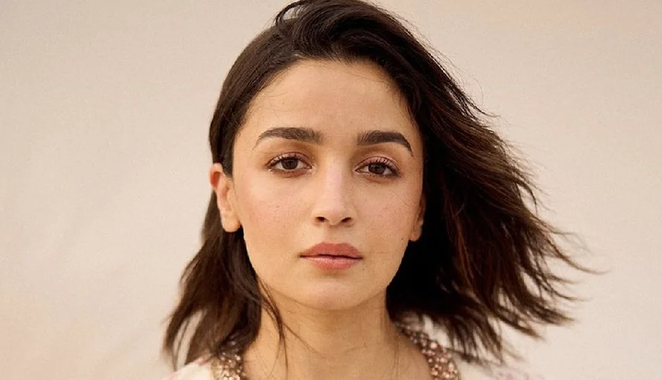 थिएटर छोड़ ओटीटी पर रिलीज हो सकती है 'अल्फा', नाराज हैं आलिया भट्ट