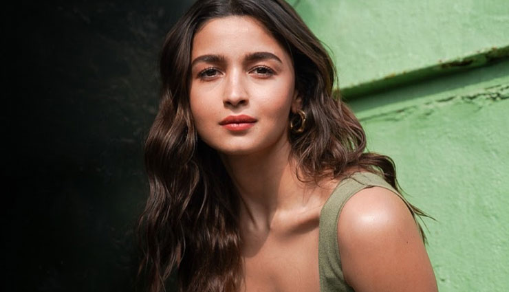 भारतीय नहीं हैं Alia Bhatt, रणबीर कपूर से शादी के बाद क्या बदलेगी नागरिकता!