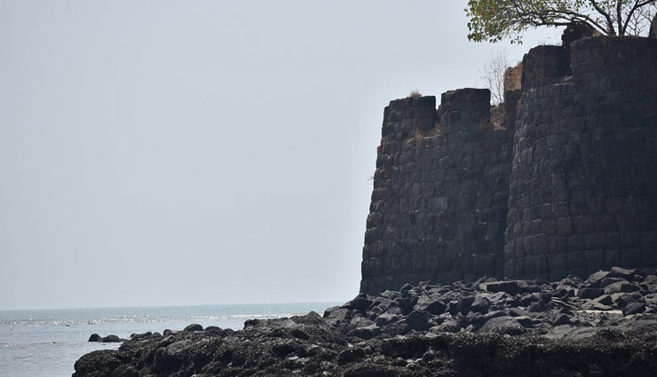 alibaug in maharashtra,maharashtra,tourism,travel,holidays