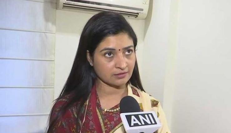 AAP में सबकुछ सही नहीं, विधायकों के व्हाट्सएप ग्रुप से हटाई गईं अलका लांबा, केजरीवाल पर यूं निकाला गुस्सा