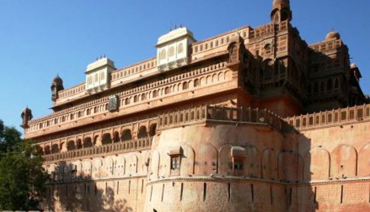 allahabad,places to visit in allahabad,triveni sangam,allahabad fort,alfred park,khusro bagh,allahabad planetarium,all saints cathedral,iskcon temple,alopi devi temple,new yamuna bridge,lalita devi temple