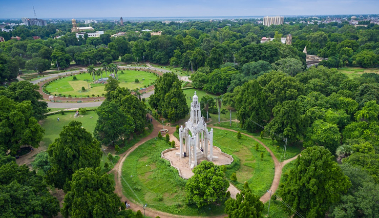 allahabad,places to visit in allahabad,triveni sangam,allahabad fort,alfred park,khusro bagh,allahabad planetarium,all saints cathedral,iskcon temple,alopi devi temple,new yamuna bridge,lalita devi temple