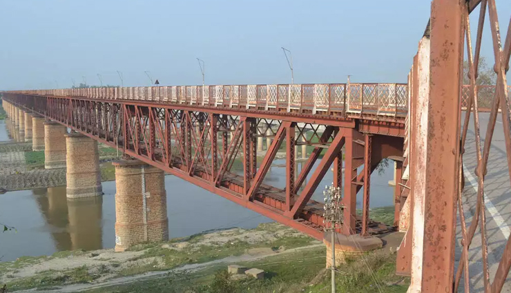 allahabad,places to visit in allahabad,shilp mela,kumbh mela,chowk,loknath,phaphamau bridge,sophiya lawrence