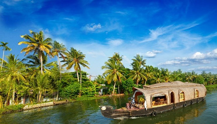 घूमने की चाहत को पूरा करेगी दक्षिण भारत की ये 10 खूबसूरत जगहें, बनाएं यहां का प्लान scenic spots in south india,mesmerizing locations of southern india,must-visit beautiful places in south india,picturesque destinations in southern india,charming landscapes of south india,south india stunning attractions,southern india natural beauty,explore beauty in south india,incredible places of south india,breathtaking south indian destinations