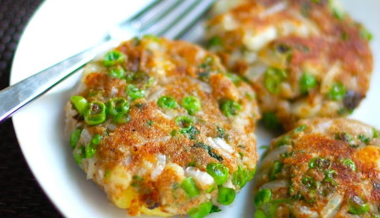 aloo paneer tikkis recipe,hunger struck,food,aloo sncks,paneer snacks,easy recipe