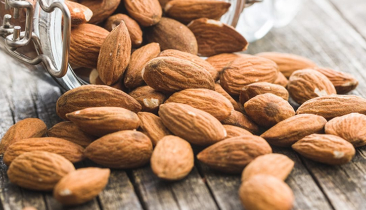 almond oil for skin,benefits of almond oil,almond oil skin care,skin care treatment with almond oil,almond oil beauty hacks,beauty,beauty tips