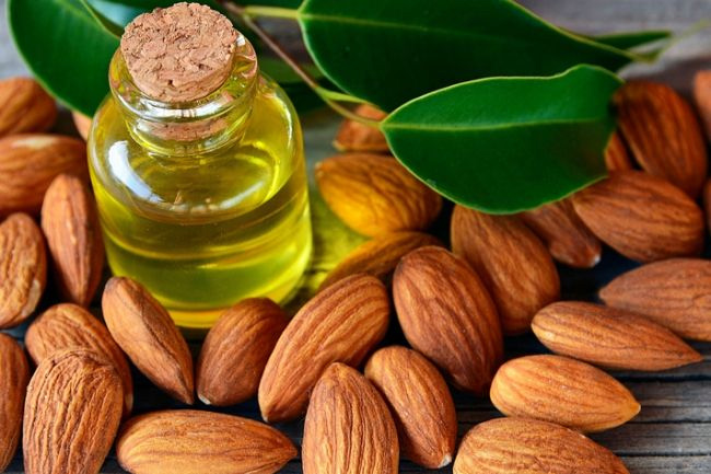 almond oil,beauty benefits of almond oil,beauty tips,skin care tips