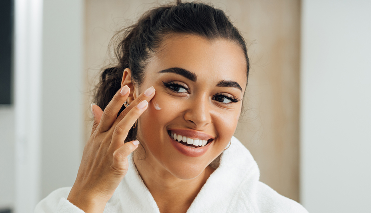 almond oil,almond oil for skin,beauty benefits of almond oil,skin care tips,beauty tips