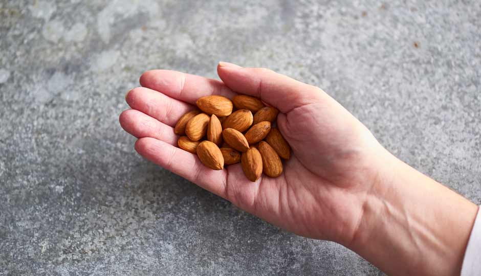16 Amazing Benefits of Almonds for Skin and Hair