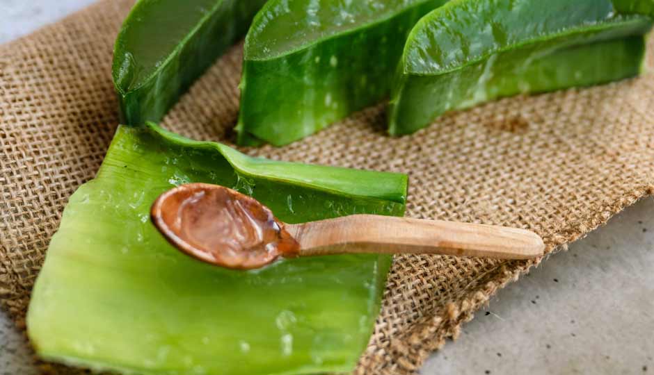 15 Amazing Benefits of Aloe Vera for Skin and Hair
