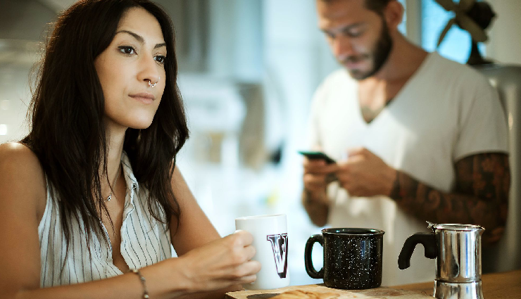 feeling alone in a relationship,relationship loneliness,emotional distance in a relationship,coping with loneliness in love,alone in a crowded relationship,relationship solitude,emotional disconnect in love,overcoming relationship isolation,loneliness in a committed relationship,coping with feeling alone in love
