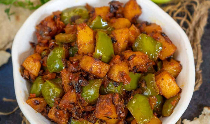 delicious aloo shimla mirchi ki sabzi,food,easy recipe,recipe