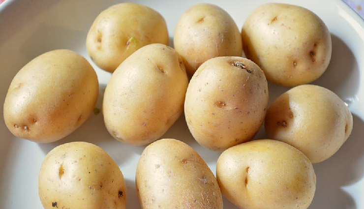 spicy aloo kofta recipe,homemade aloo kofta dish,delicious aloo kofta curry,how to make aloo kofta at home,aloo kofta gravy recipe,easy aloo kofta step-by-step,indian aloo kofta preparation,tasty potato kofta curry,aloo kofta dish for spice lovers,traditional aloo kofta dish