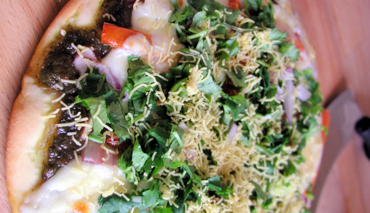 aloo chaat pizza recipe,aloo chaat pizza,pizza recipe,aloo chaat recipe,easy recipes,hunger struck,food