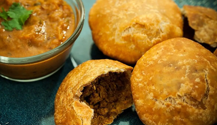 crispy aloo kachori,crispy aloo kachori recipe,kachori recipe,aloo kachori recipe,breakfast recipe