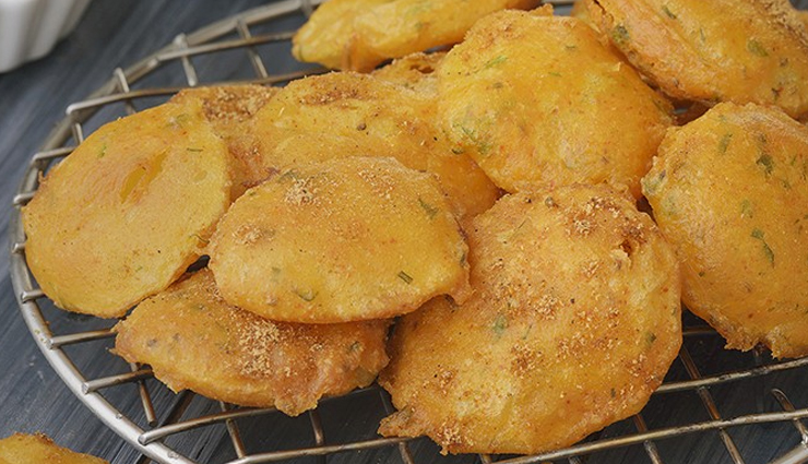 aloo ke pakore,aloo ke pakore recipe,hunger struck,food,easy recipe