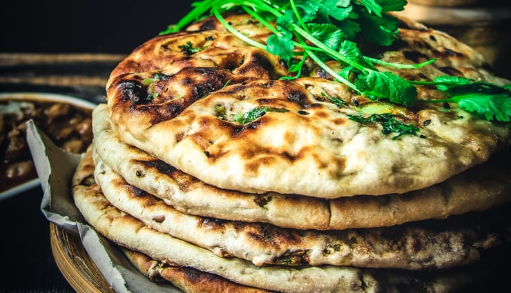 aloo kulcha,aloo recipe,kulcha recipe,snacks recipe,main course recipe