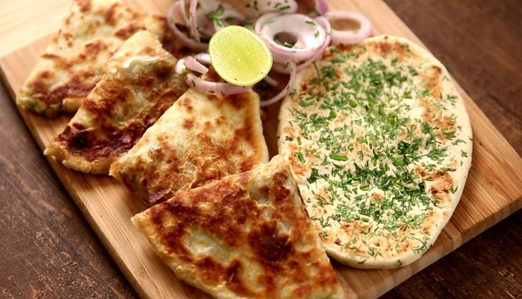 अपने घर पर ही लें आलू कुलचा का स्वाद, सभी को आएगा पसंद #Recipe aloo kulcha recipe,recipe,recipe in hindi,special recipe