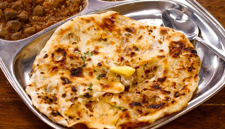 aloo kulcha,aloo recipe,kulcha recipe,snacks recipe,main course recipe