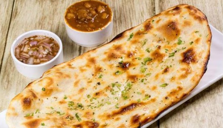 aloo kulcha,aloo kulcha punjabi food,aloo kulcha punjabi dish,aloo kulcha ingredients,aloo kulcha recipe,aloo kulcha tasty,aloo kulcha delicious,aloo kulcha street food