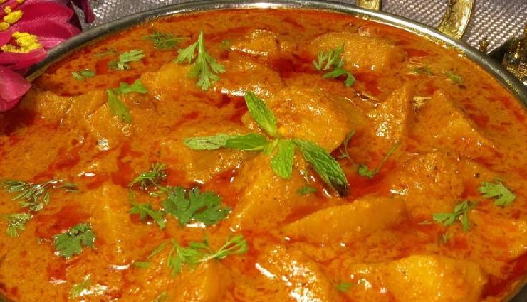 aloo kurma,aloo kurma spicy,aloo kurma dish,aloo kurma delicious,aloo kurma guest,aloo kurma ingredients,aloo kurma recipe,potato kurma,potato kurma recipe,spicy potato kurma