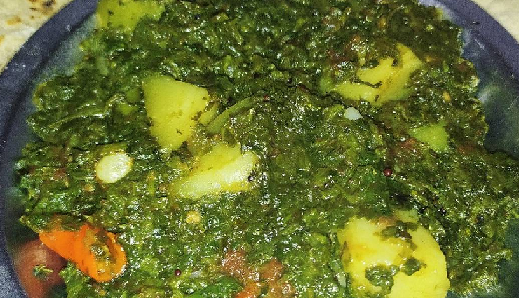 रोजाना एक जैसा खाने की बोरियत को दूर भगा देगी आलू पालक की सब्जी, जरूर आएगी पसंद #Recipe
