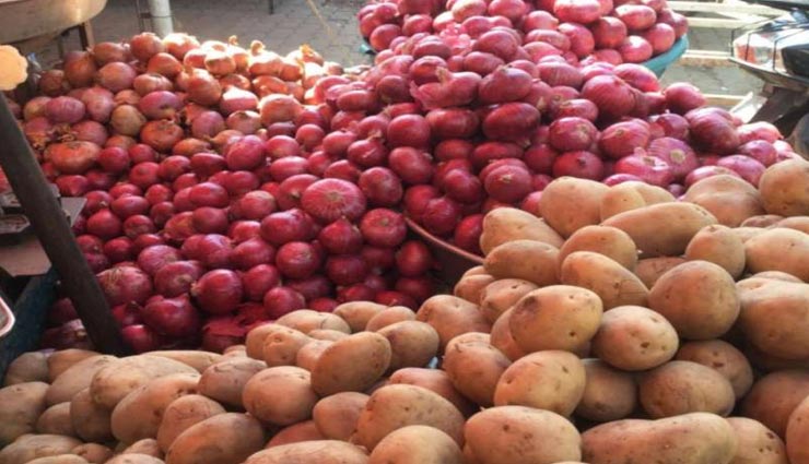 जयपुर : आलू ने दी राहत लेकिन प्याज अभी भी रूला रहा 