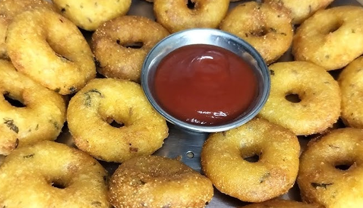 aloo suji donuts,aloo suji donuts children,aloo suji donuts special dish,aloo suji donuts tasty,aloo suji donuts delicious,aloo suji donuts ingredients,aloo suji donuts recipe,potato,semolina