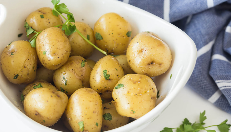 spicy falahari sookhe aloo,food,easy recipe