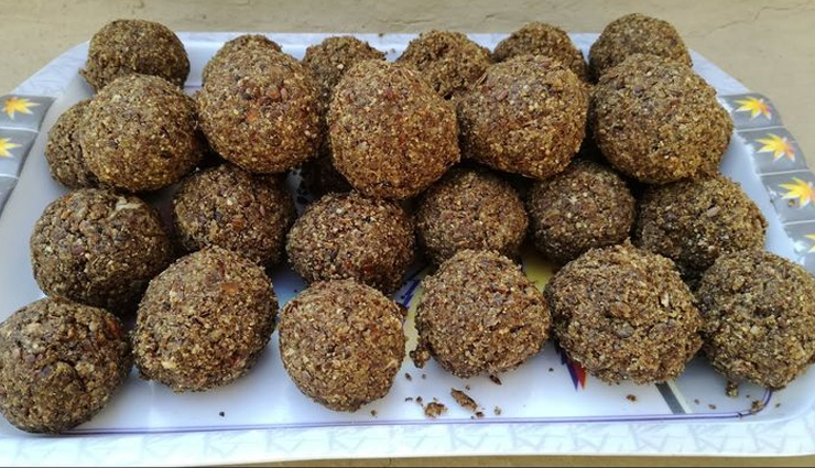 अलसी की पिन्नी : सर्दियों में कई तकलीफों से बचाती है औषधीय गुणों से भरपूर यह स्वीट डिश #Recipe alsi ki pinni,alsi ki pinni sweet dish,alsi ki pinni winter,alsi ki pinni quality,alsi ki pinni nutrition,alsi ki pinni healthy,alsi ki pinni tasty,alsi ki pinni diabetes,alsi ki pinni heart,flax seed