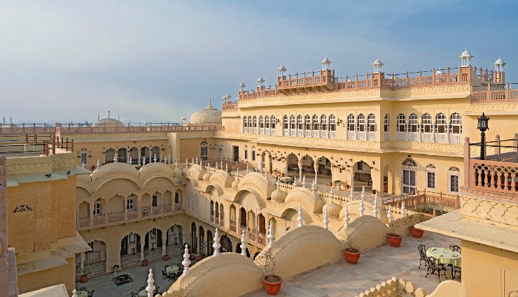 jhunjhunu,rajasthan,shekhawati,havelis,frescoes,rani sati temple,khetri mahal,modi haveli,mandawa,badalgarh fort,nawalgarh,tibrewala haveli,ganeriwala haveli,alsisar mahal,sun temple,indian heritage,indian culture,historical sites,tourist attractions,travel destinations