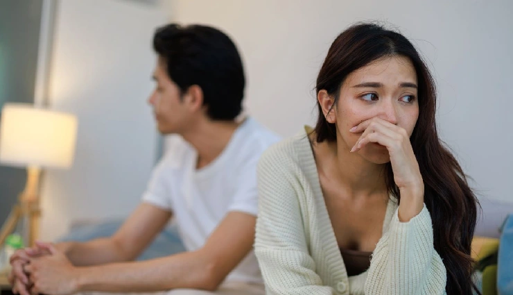 signs of breakup,relationship warning signs,early breakup signs,subtle relationship cues,detect breakup early,relationship advice,emotional red flags,relationship awareness,love life tips,prevent heartbreak