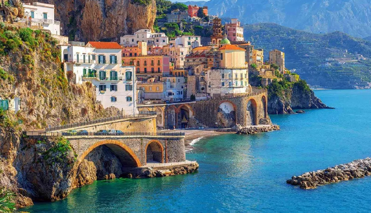 Exploring the Enchanting Amalfi Coast: A Journey Through Southern Italy's Gem