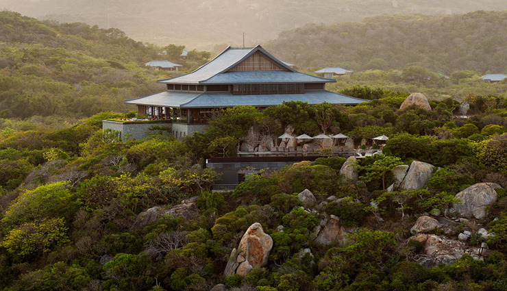 holidays,5 resorts whose view will give you chills,most amazing resorts in the world,resorts with amazing views,must visit resorts in the world,places to be visited in the world