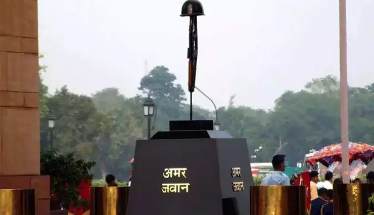 amar jawan jyoti,india gate