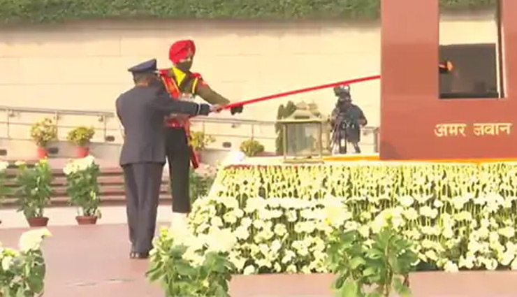 amar jawan jyoti,war memorial eternal flame,delhi