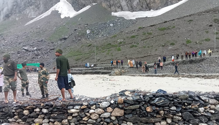 अमरनाथ गुफा के पास बादल फटने से 15 श्रद्धालुओं की मौत, कई लापता, रेस्क्यू जारी